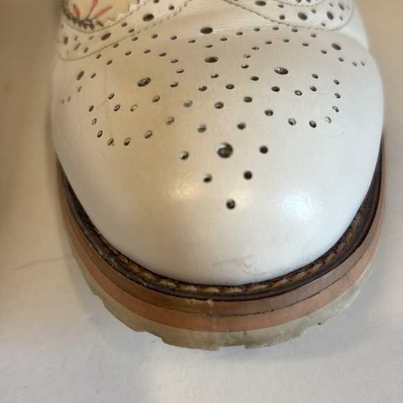 Colorsty White Leather Floral Brogue Lace Up Boots - Picture 3 of 14